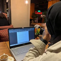 محدثه ساعدپناه